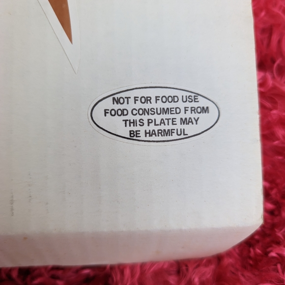 Star Trek U.S.S. Enterprise NCC-1701 Commemorative Plate - Picture 9 of 9